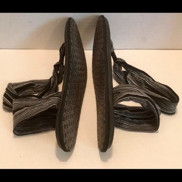 ********JUST REDUCED********SANUK Yoga MAT SUPER COMFY SANDAL BLACK GRAY 10 - Picture 8 of 8